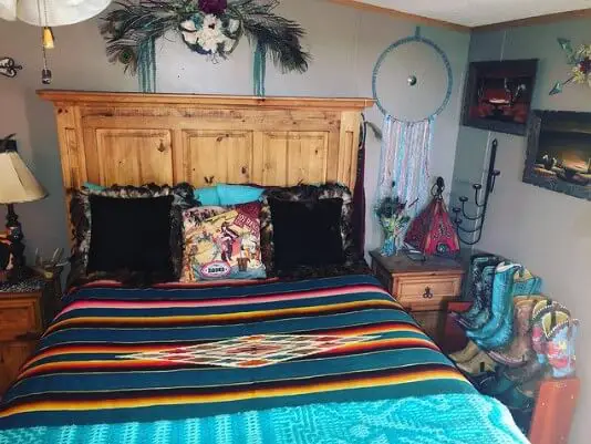 Southwestern-Style-Bedroom