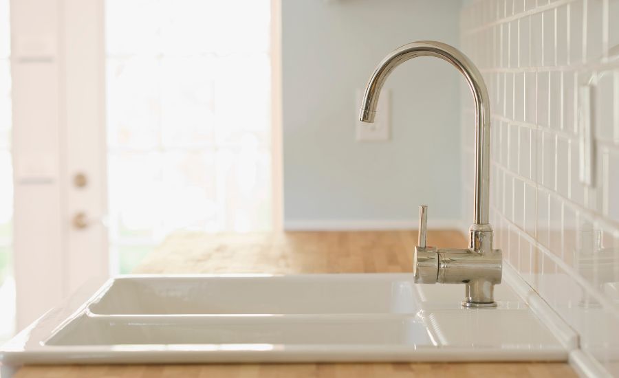 how to tighten a loose single handle kitchen faucet base
