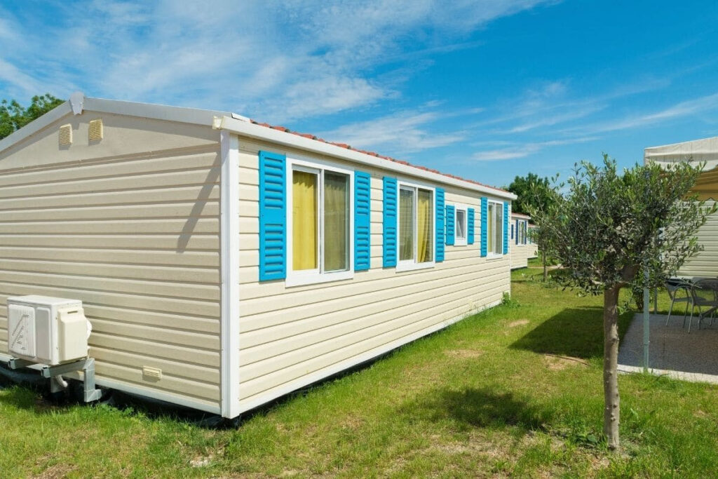 Why Do Mobile Homes Get So Hot in the Summer? Explained